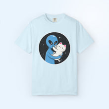 Even Aliens Love Cats T-shirt