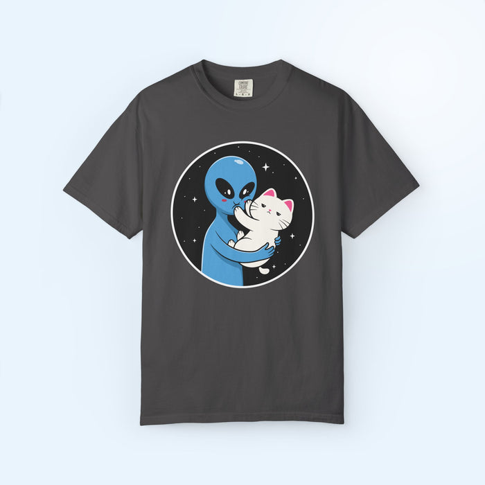 Even Aliens Love Cats T-shirt