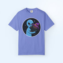 Even Aliens Love Cats T-shirt