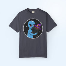 Even Aliens Love Cats T-shirt