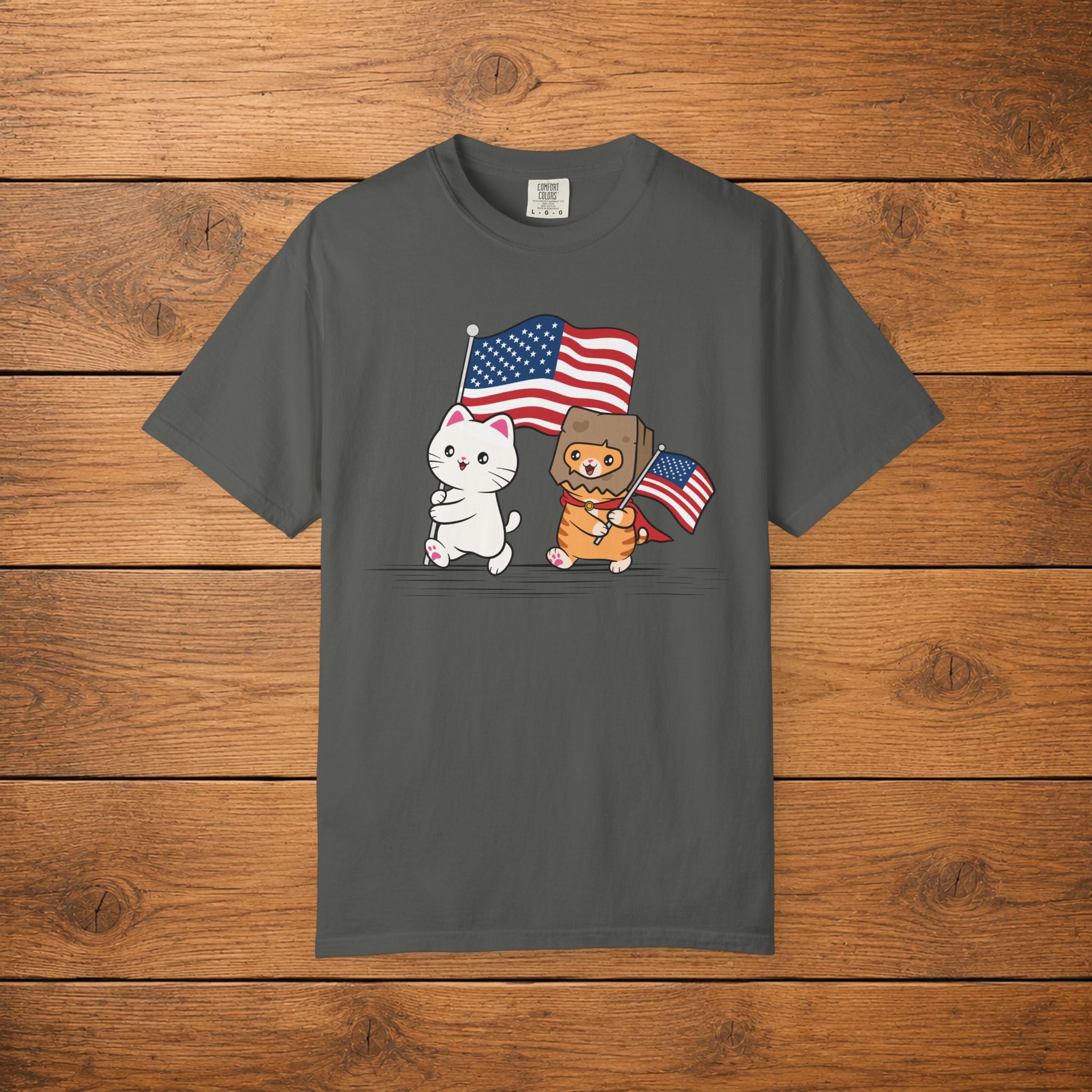 Cats Holding USA Flag T-shirt