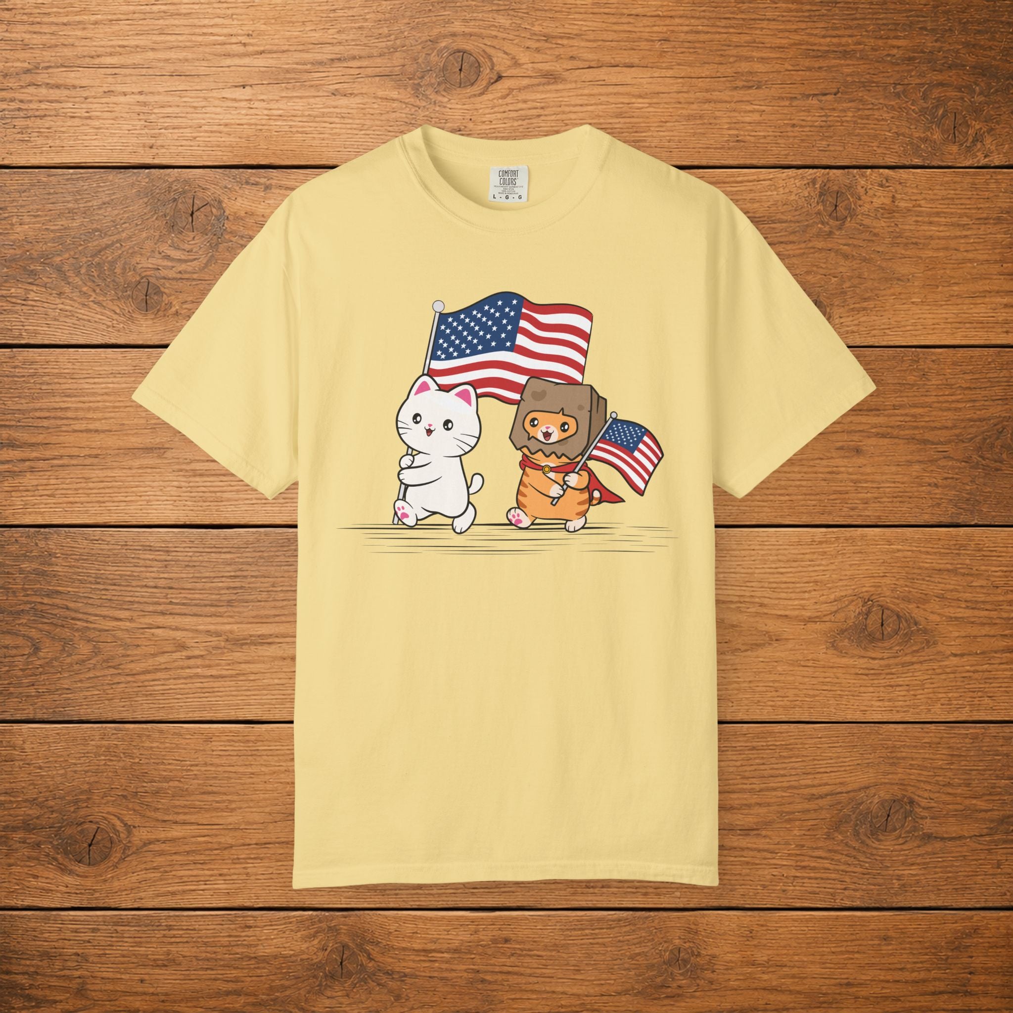 Cats Holding USA Flag T-shirt