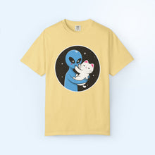 Even Aliens Love Cats T-shirt